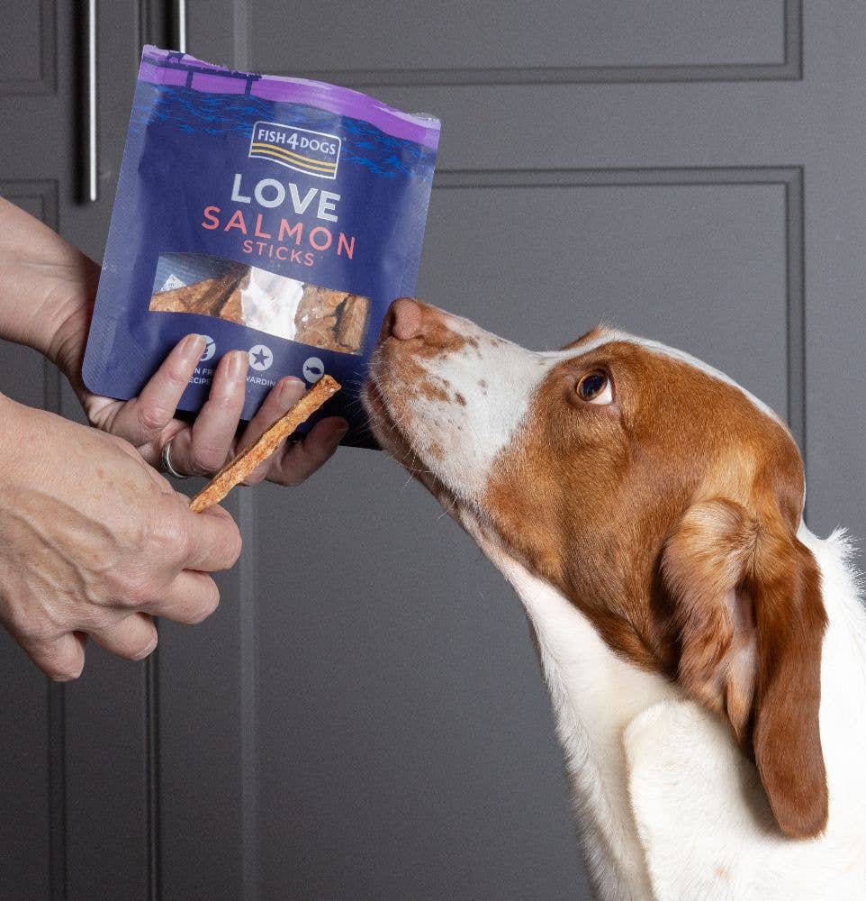 Fish4Dogs - Love - Lakse Sticks - 85 g