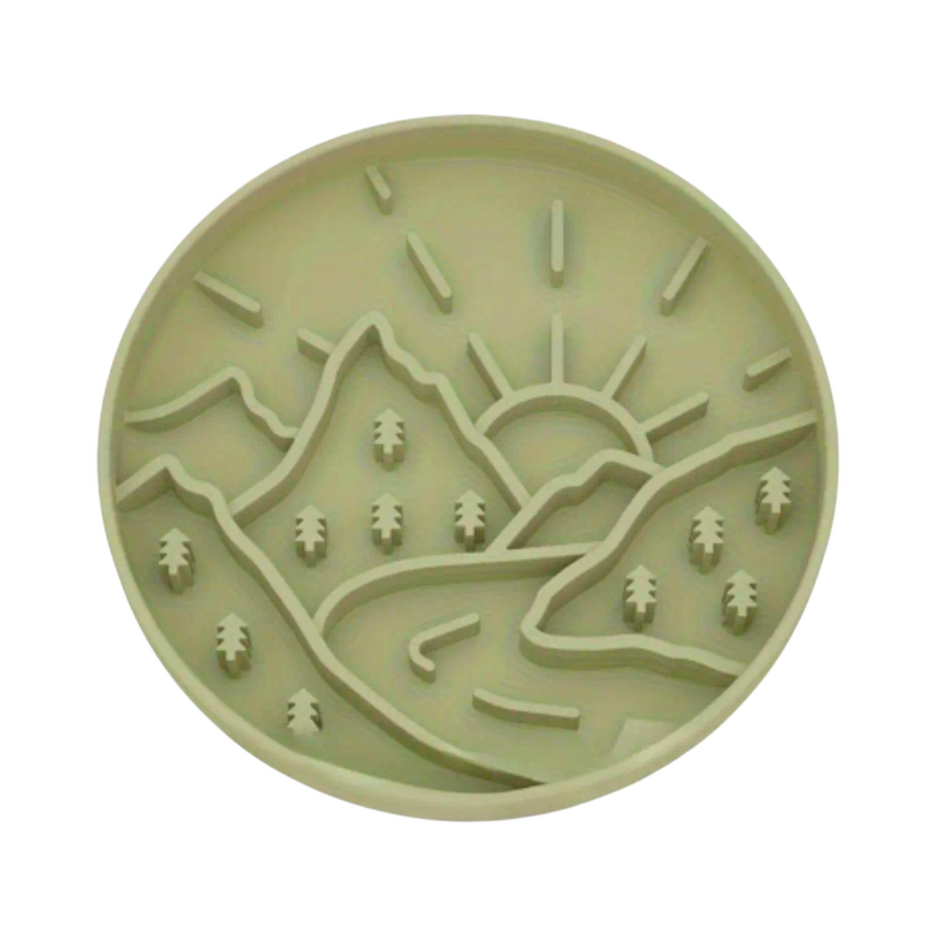 Slowfeeder/Slikkemåtte - Sol & Bjerge - Grøn